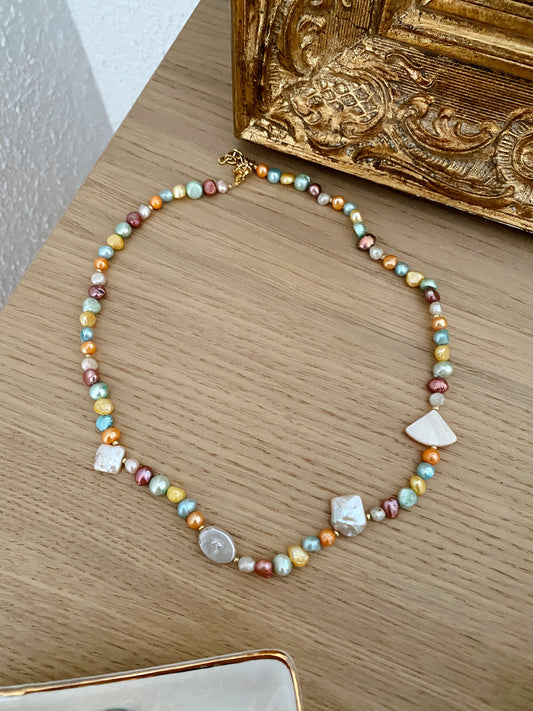 Pastels pearls necklace 🤍💙💛♥️❤️💜 -